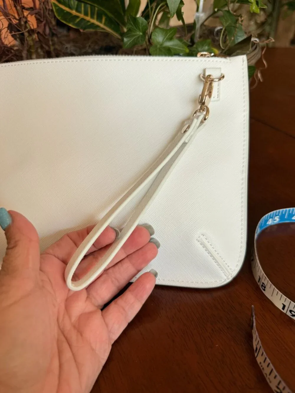 White floral clutch with gold studs - Picture 10 of 12